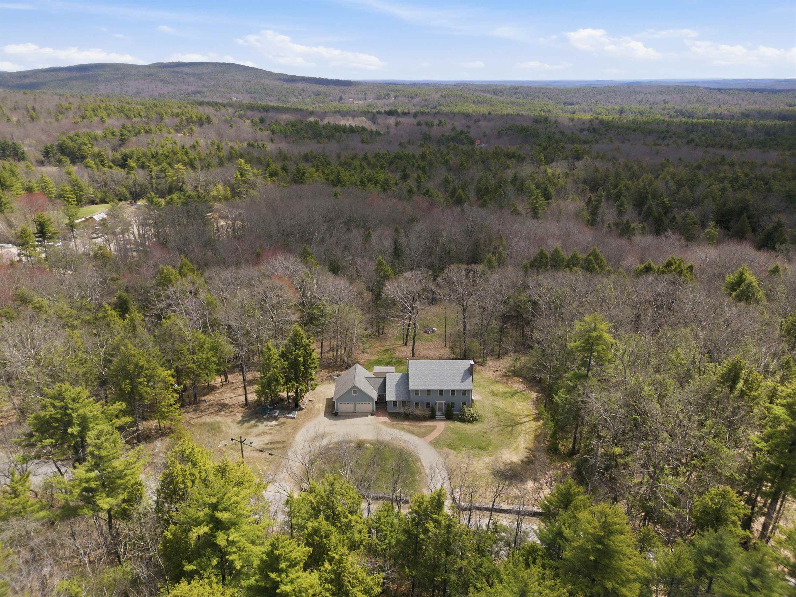 89 Old Center Road Deerfield, NH 03037 - Photo 7 of 58