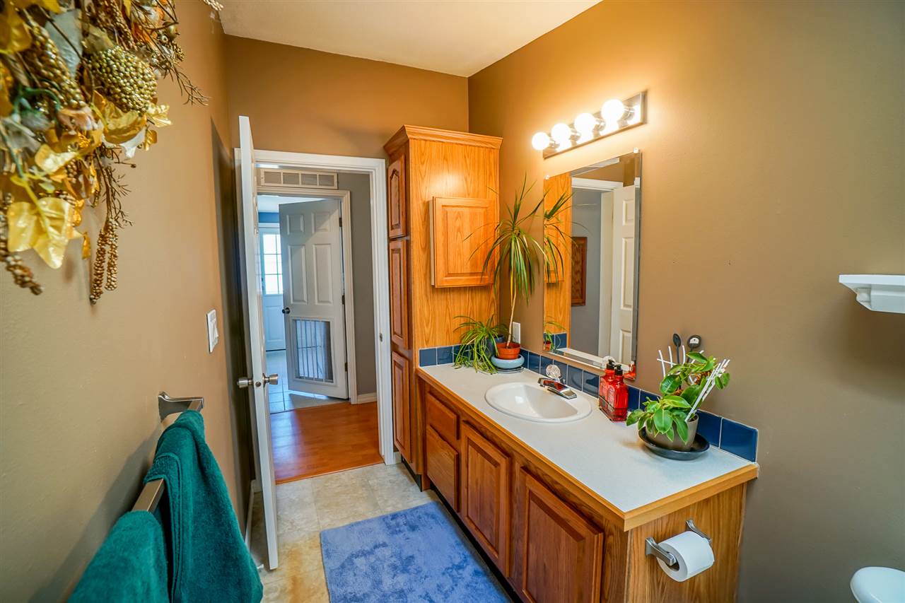 26 Sunset Way, Unit 26 Manchester, NH 03104 - Photo 17 of 30 Gallery Image 17