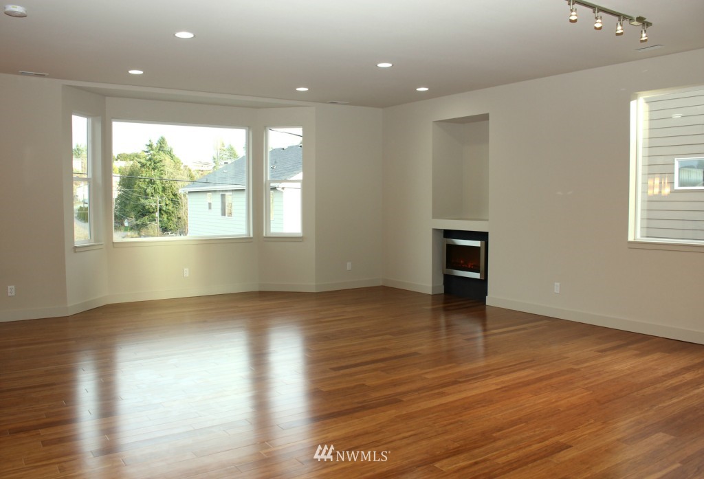 1926 Southwest Brandon Street Seattle, WA 98106 - Photo 3 of 18 Gallery Image 3