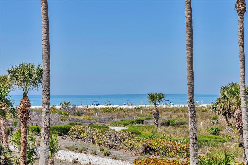 540 Beach Road, Unit 510 Sarasota, FL 34242 - Photo 39 of 96