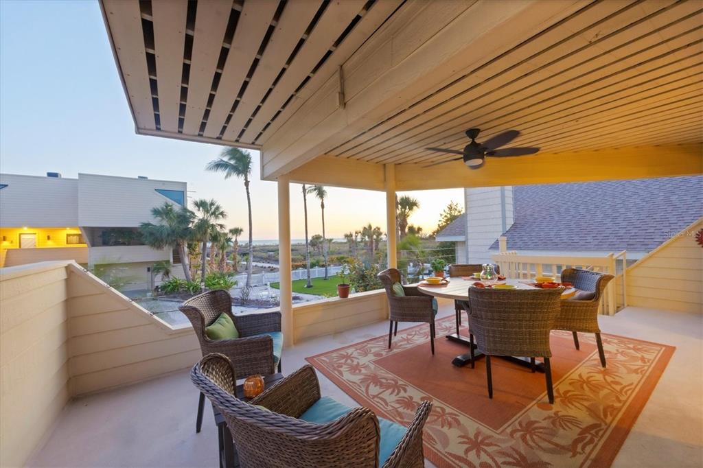 540 Beach Road, Unit 510 Sarasota, FL 34242 - Photo 5 of 96