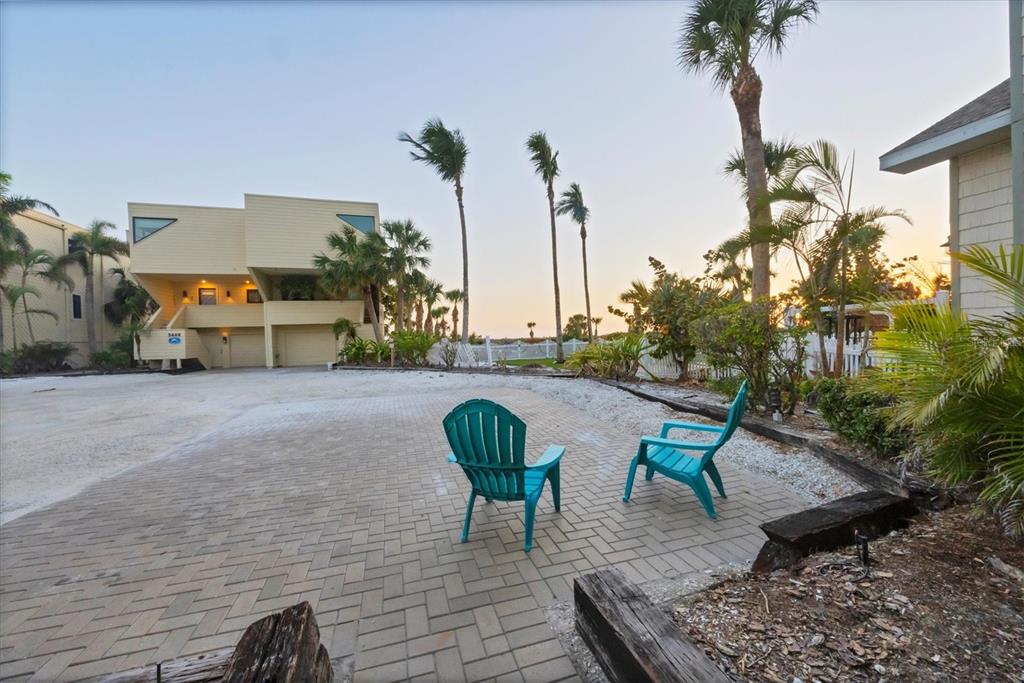 540 Beach Road, Unit 510 Sarasota, FL 34242 - Photo 55 of 96 a view of a backyard with a sitting area