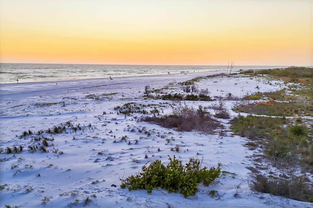 540 Beach Road, Unit 510 Sarasota, FL 34242 - Photo 63 of 96