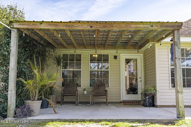 $245,000 | 104 Oaks Court, Picayune, MS 39466