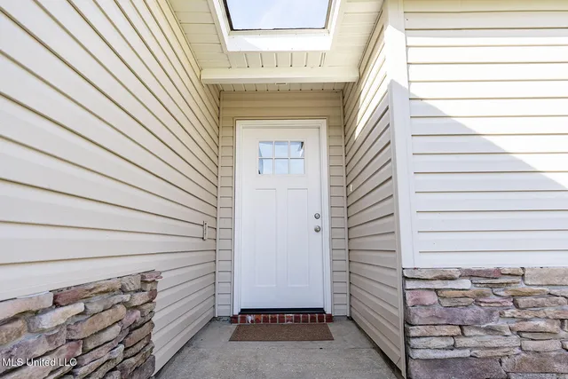 $245,000 | 104 Oaks Court, Picayune, MS 39466