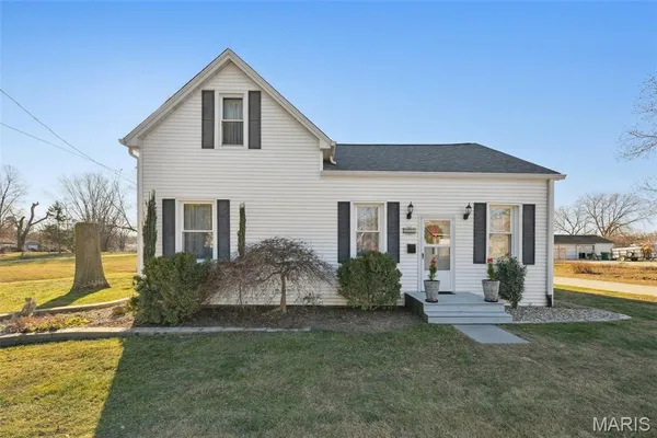 $385,000 | 312 East Madison Street, Millstadt, IL 62260
