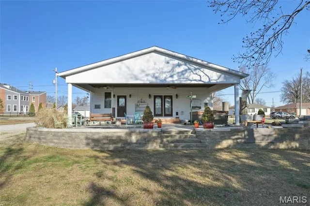 $385,000 | 312 East Madison Street, Millstadt, IL 62260