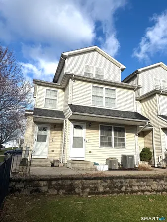 $2,650 | 33 Boston Terrace, Unit 3, Bridgeport, CT 06610