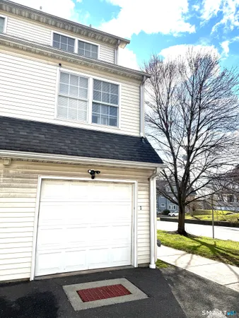 $2,650 | 33 Boston Terrace, Unit 3, Bridgeport, CT 06610