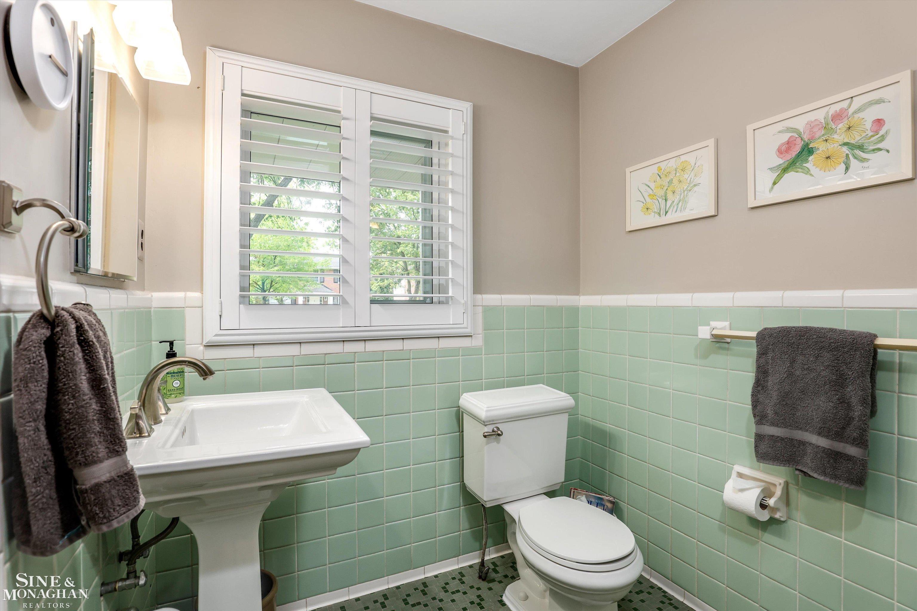 50 Hampton Road Grosse Pointe Shores, MI 48236 - Photo 12 of 37