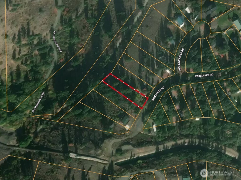 17-xx Twin Lakes Road Cle Elum, WA 98922 - Photo 2 of 6 a backyard of a house