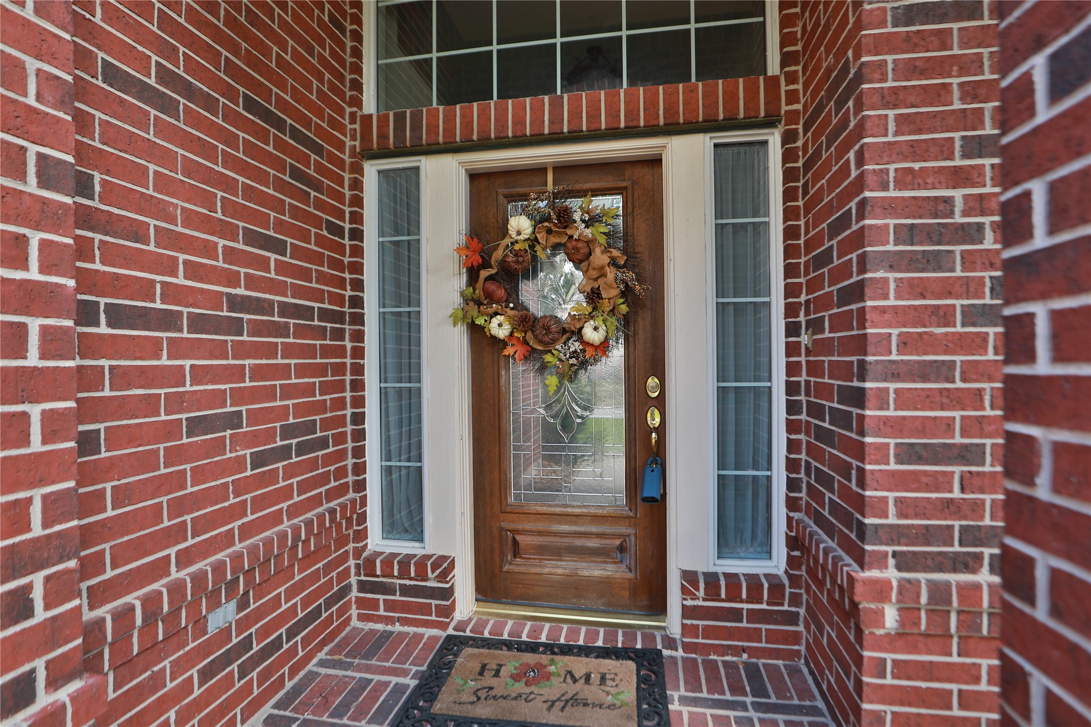 6611 Knollbridge Lane Spring, TX 77379 - Photo 3 of 40 a front view of a house with a garden