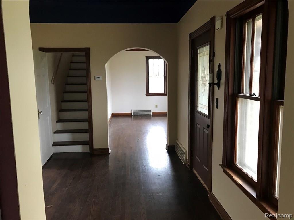 40105 Cherry Hill Road Canton, MI 48188 - Photo 4 of 12 IMG_8828.JPG