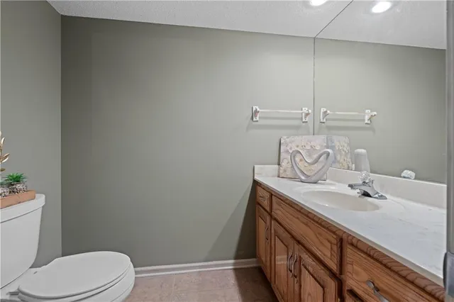 $574,999 | 132 The Woodlands Drive, Gladstone, MO 64119