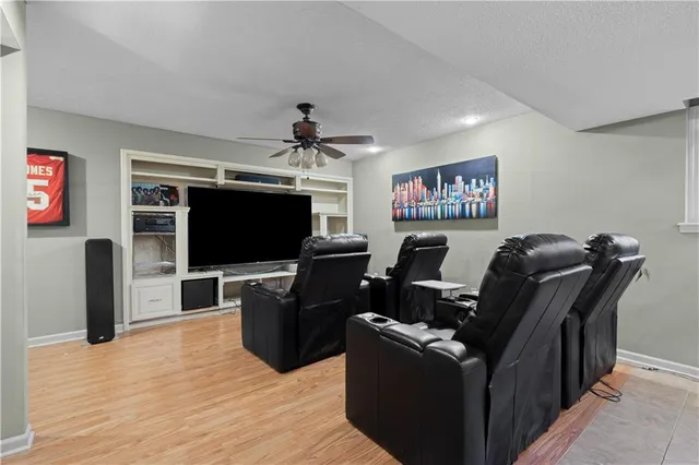 $574,999 | 132 The Woodlands Drive, Gladstone, MO 64119