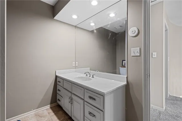 $574,999 | 132 The Woodlands Drive, Gladstone, MO 64119