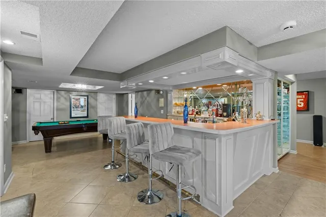 $574,999 | 132 The Woodlands Drive, Gladstone, MO 64119