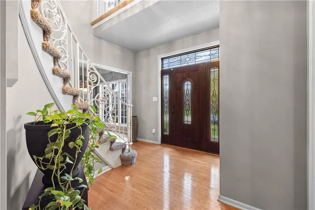 $574,999 | 132 The Woodlands Drive, Gladstone, MO 64119