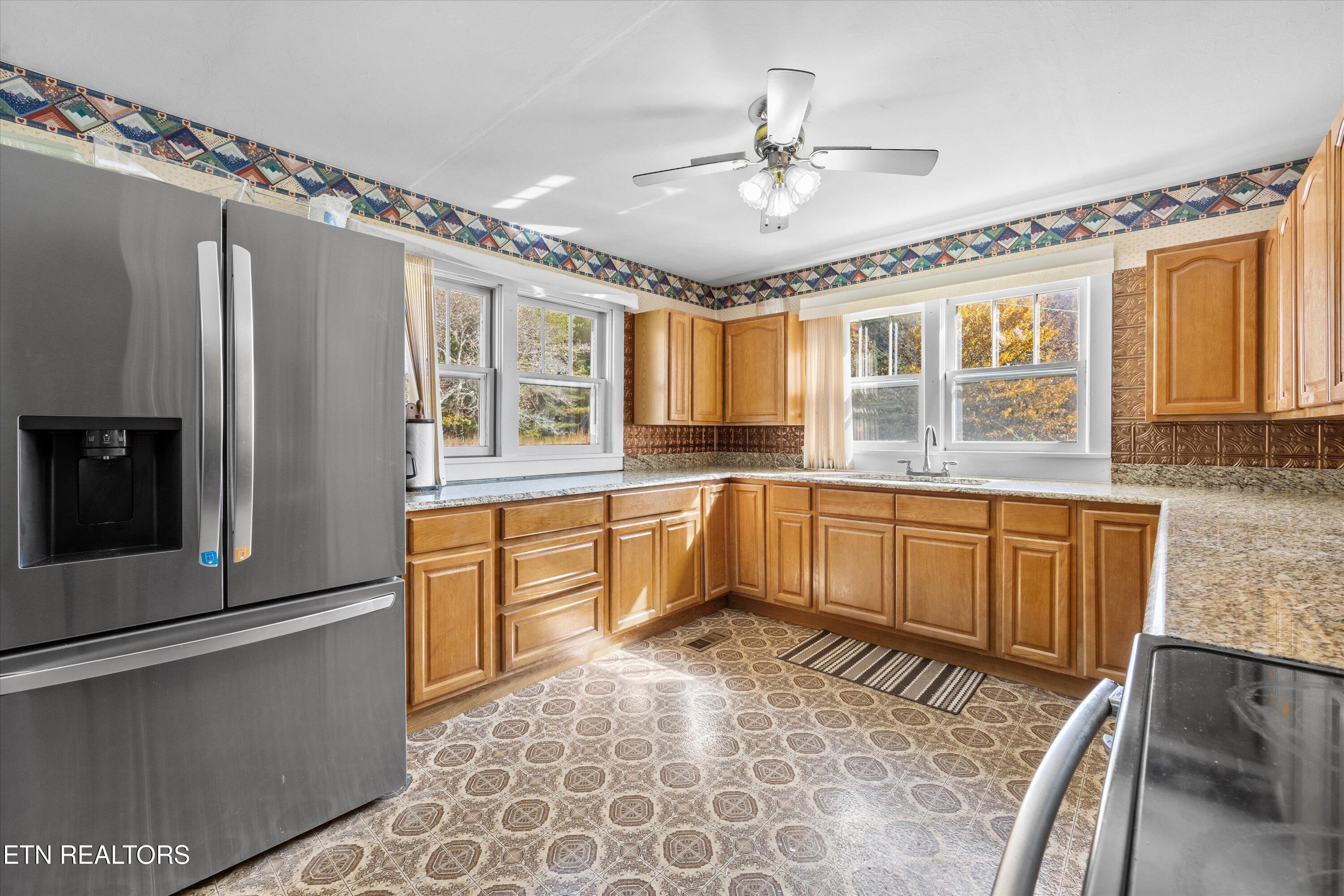 266 County Road 293 Philadelphia, TN 37846 - Photo 10 of 36 11-266 Co Rd 294 20