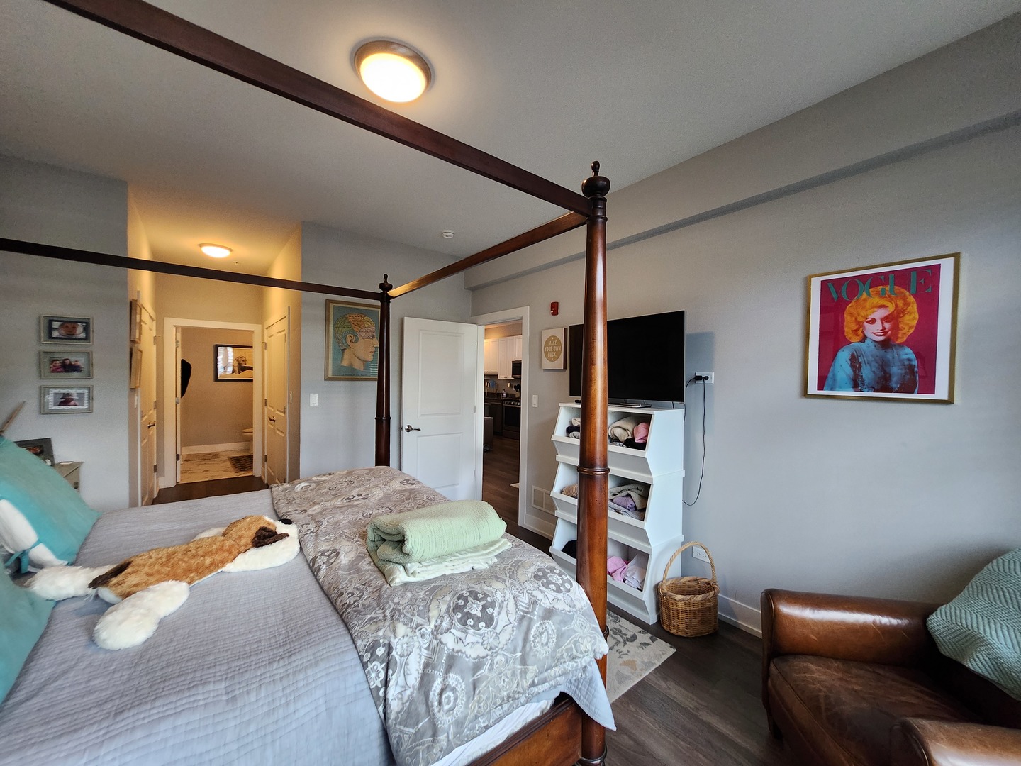 1202 Waukegan Road, Unit 209 Glenview, IL 60025 - Photo 10 of 22 a living room with furniture and a flat screen tv
