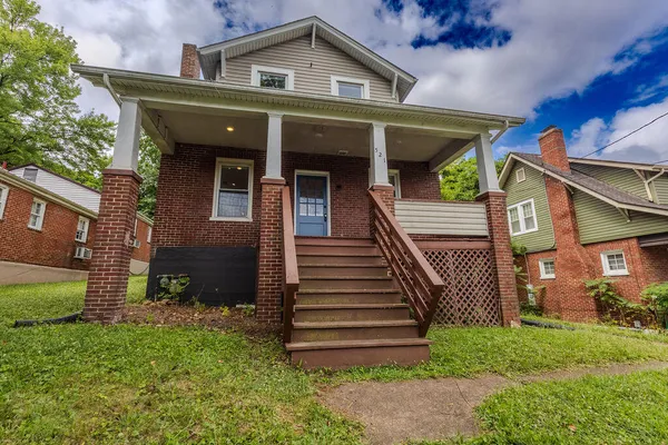 $345,000 | 521 Riverland Road Southeast, Roanoke, VA 24014