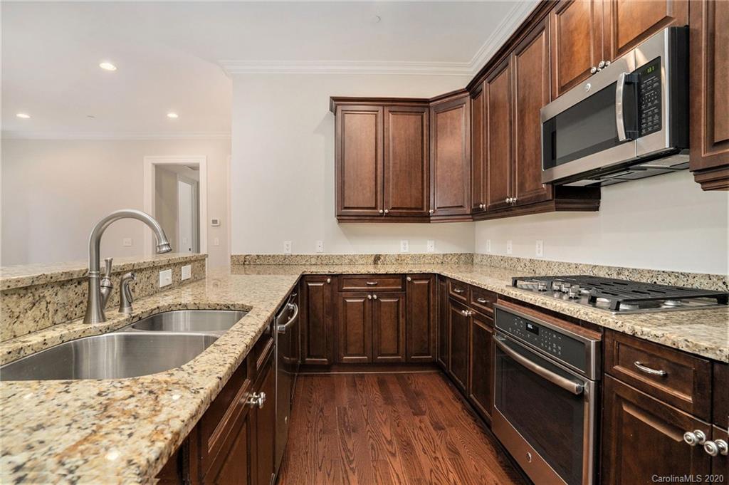 3268 Park Road Charlotte, NC 28209 - Photo 2 of 38