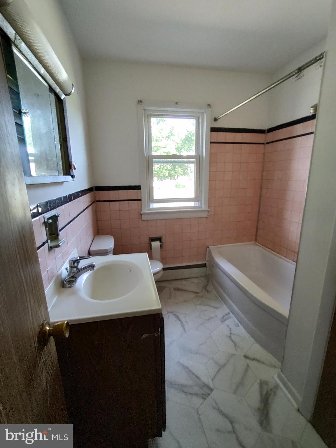 143 Trail Road Hershey, PA 17033 - Photo 20 of 27 Full Bathroom