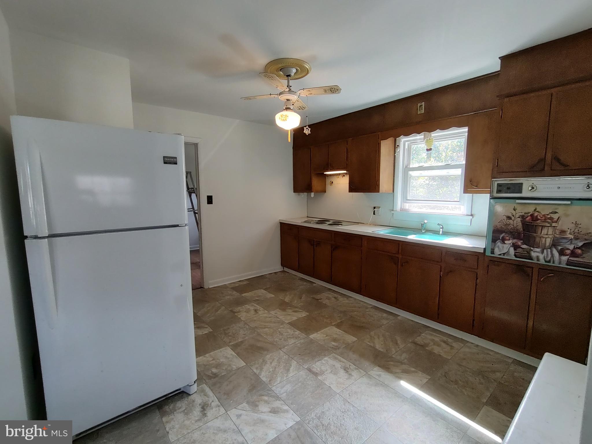 143 Trail Road Hershey, PA 17033 - Photo 2 of 27 Kitchen