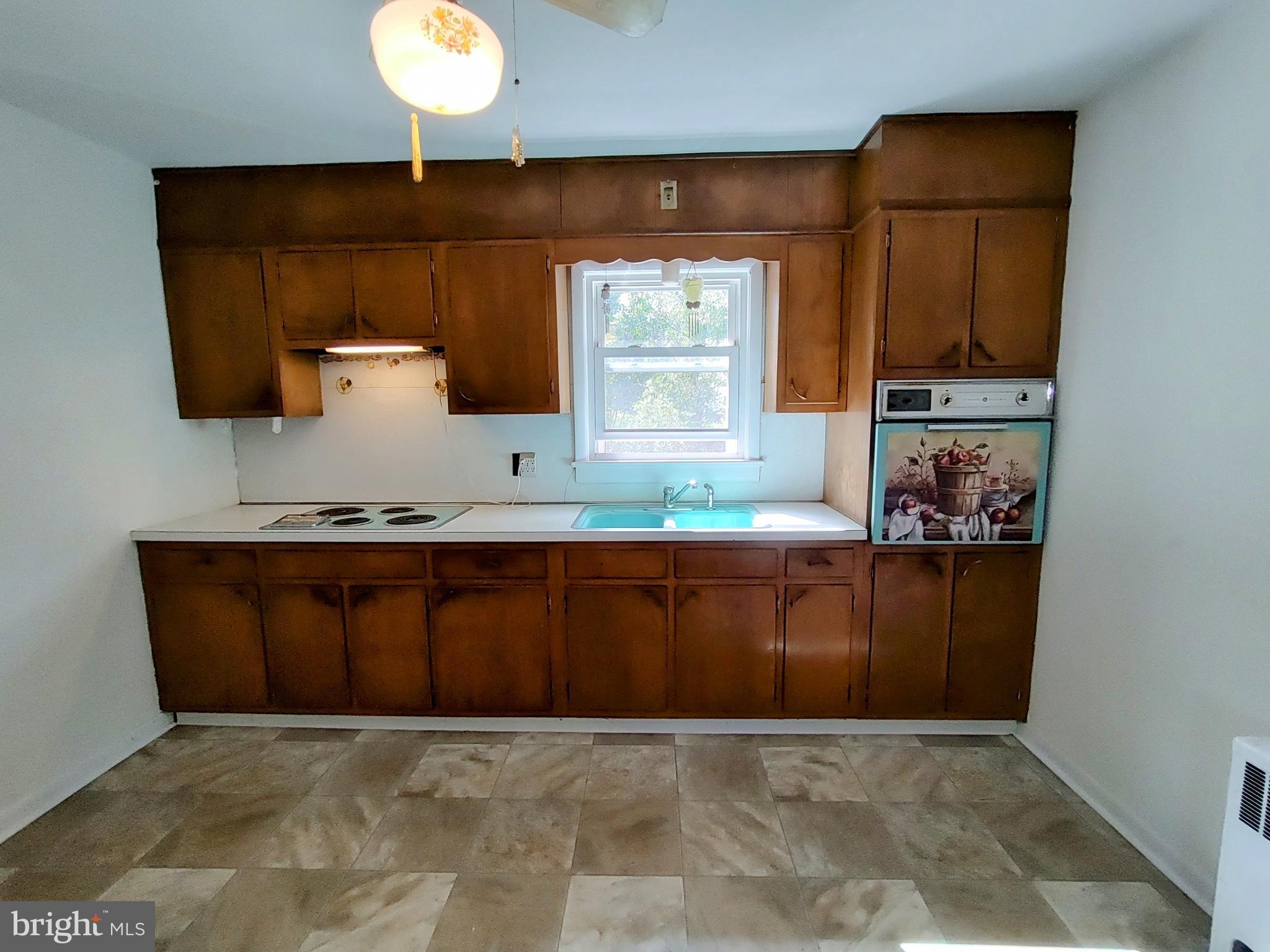 143 Trail Road Hershey, PA 17033 - Photo 3 of 27 Kitchen