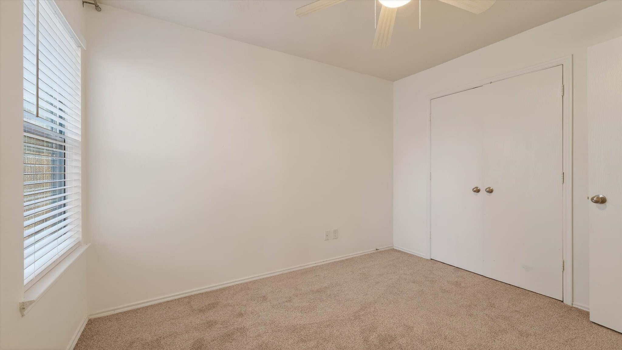 9747 Gulfstream Conroe, TX 77303 - Photo 15 of 37