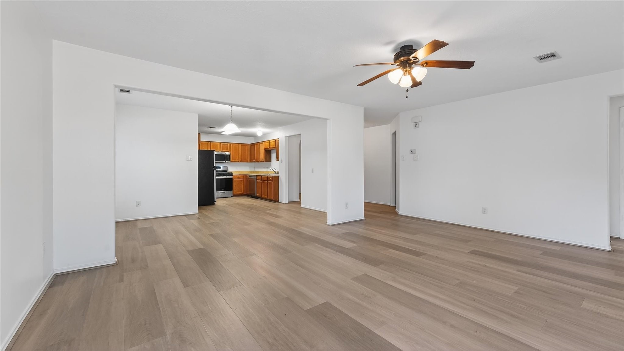 9747 Gulfstream Conroe, TX 77303 - Photo 2 of 37