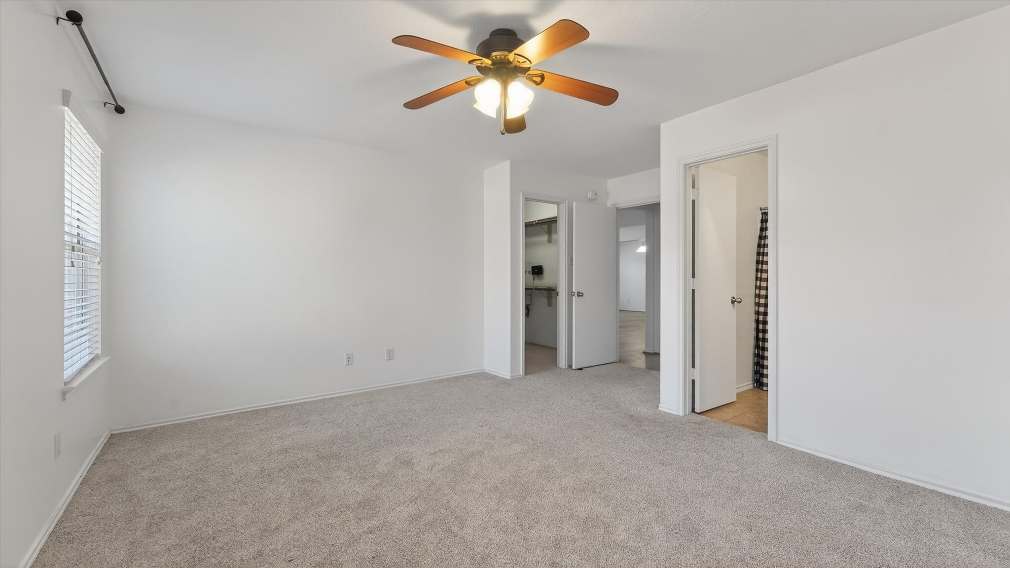 9747 Gulfstream Conroe, TX 77303 - Photo 22 of 37