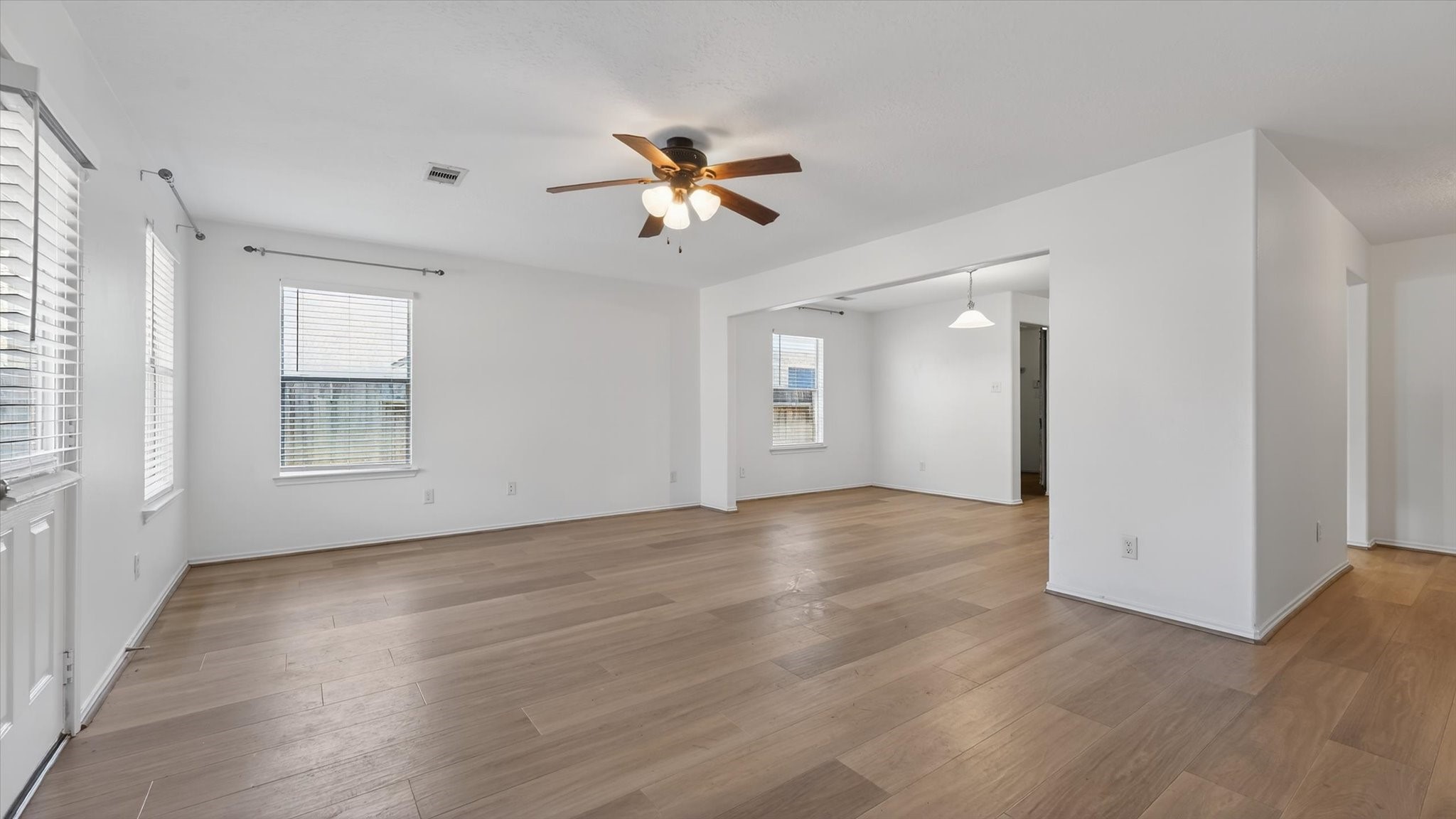 9747 Gulfstream Conroe, TX 77303 - Photo 23 of 37