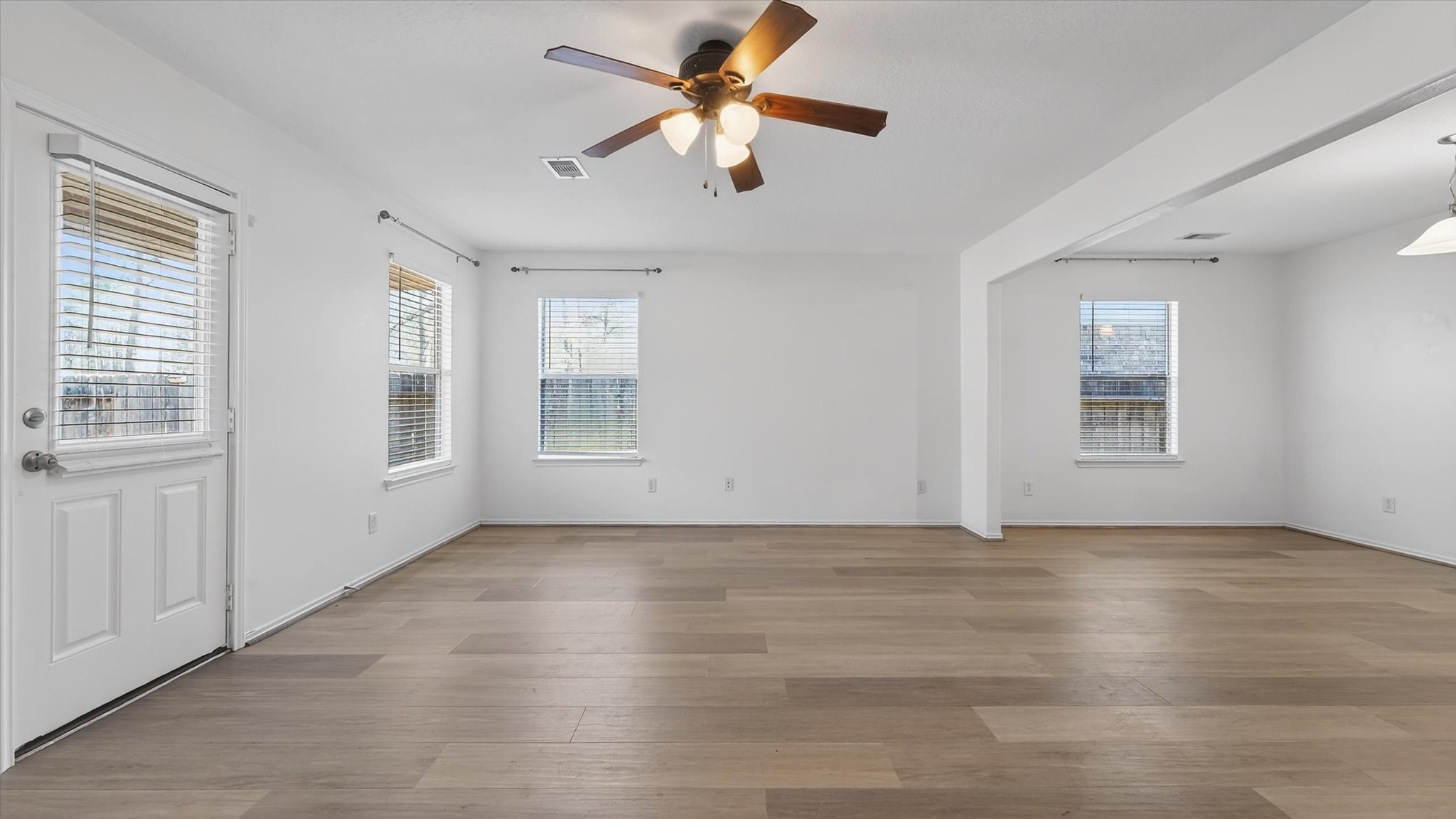 9747 Gulfstream Conroe, TX 77303 - Photo 24 of 37