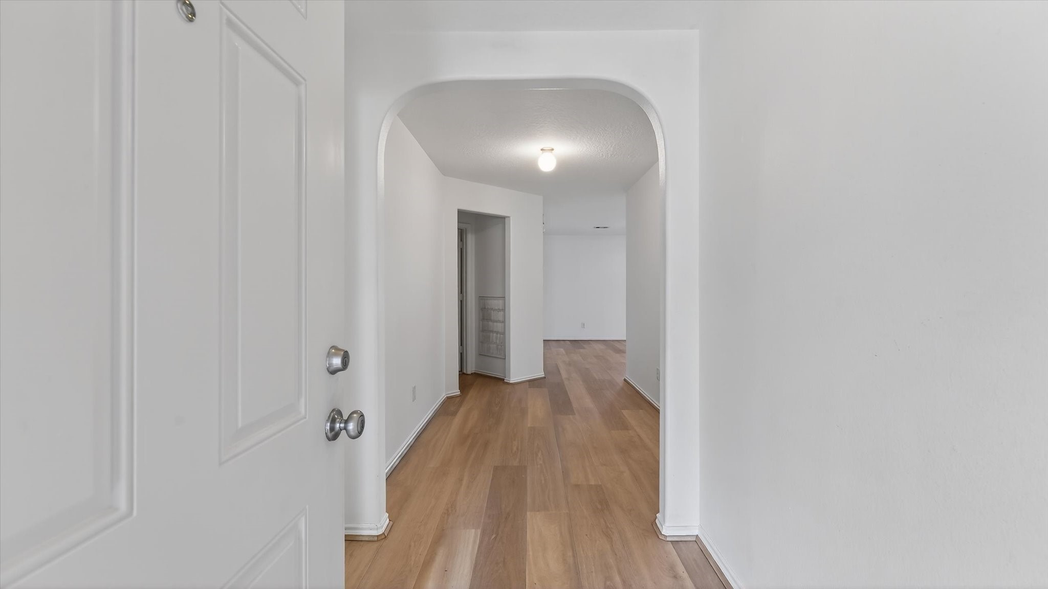 9747 Gulfstream Conroe, TX 77303 - Photo 4 of 37