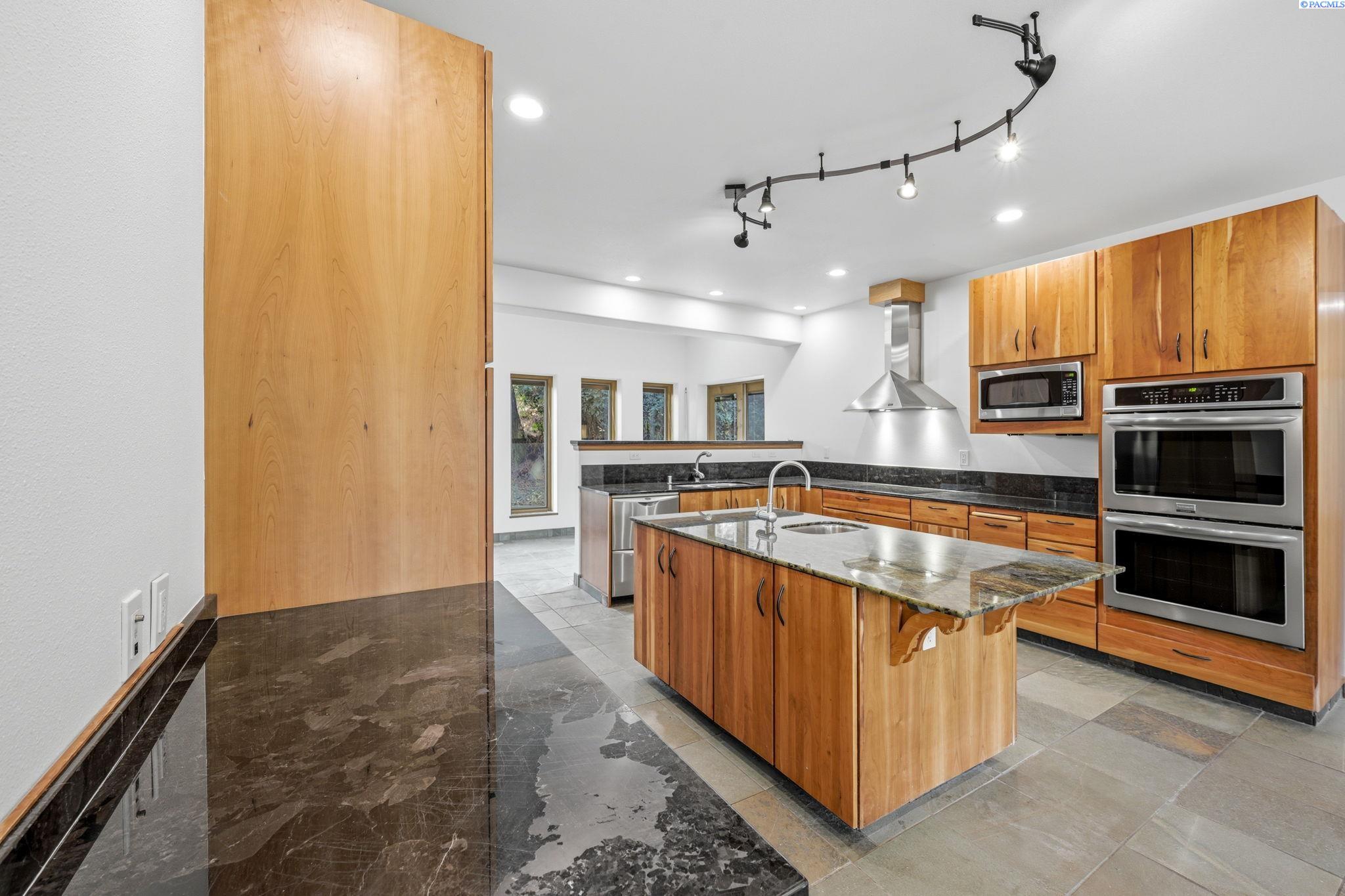 651 Klemgard Road Pullman, WA 99163 - Photo 10 of 50 Gallery Image 10