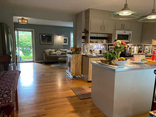 $2,000 | 20 Prentice Williams Road, Stonington, CT 06378