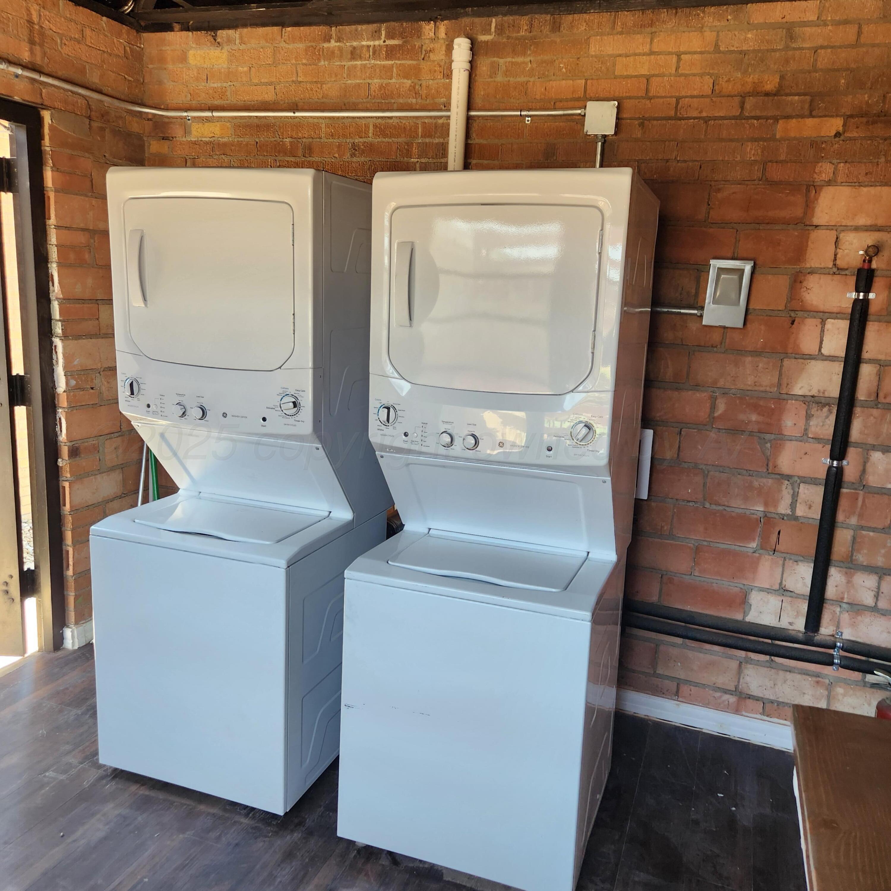 415 North Harvey Street, Unit 12 Borger, TX 79007 - Photo 8 of 8 415 N Harvey Laundry room