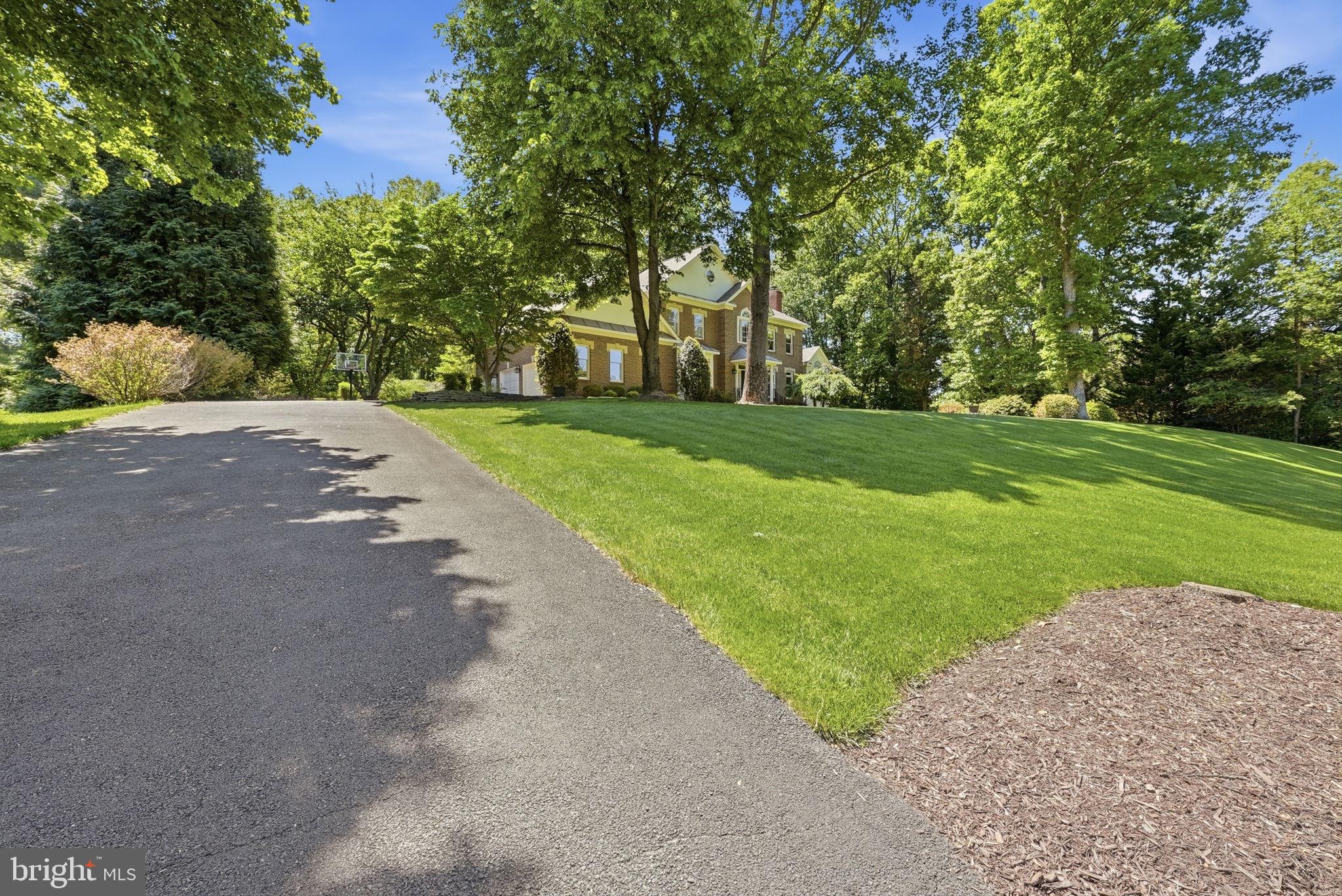 12309 Blair Ridge Road Fairfax, VA 22033 - Photo 3 of 80 PRIVATE SETTING