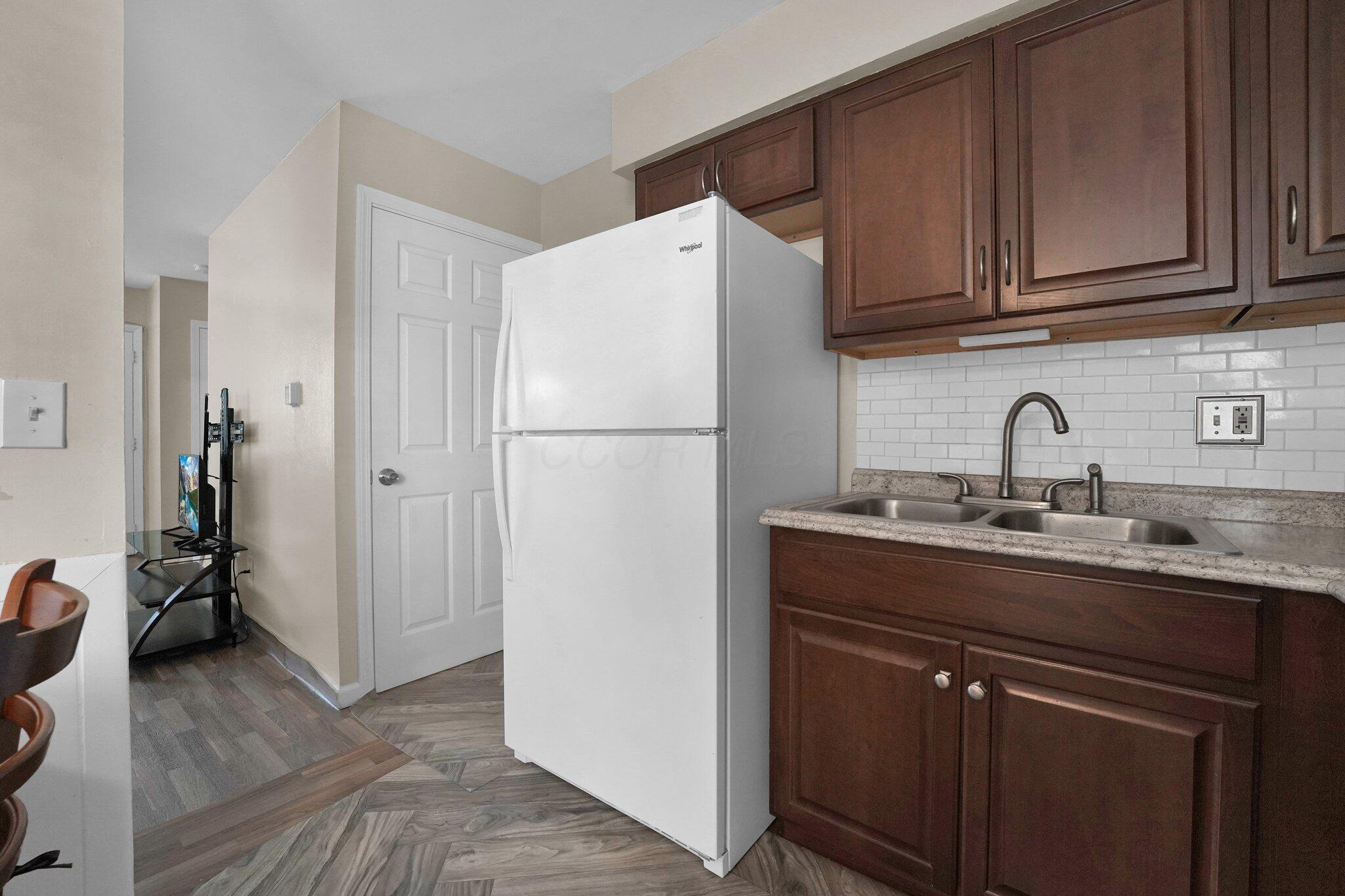 5738 Beechcroft Road, Unit L Columbus, OH 43229 - Photo 10 of 25 10-web-or-mls-5738-beechcroft-rd-unit-l