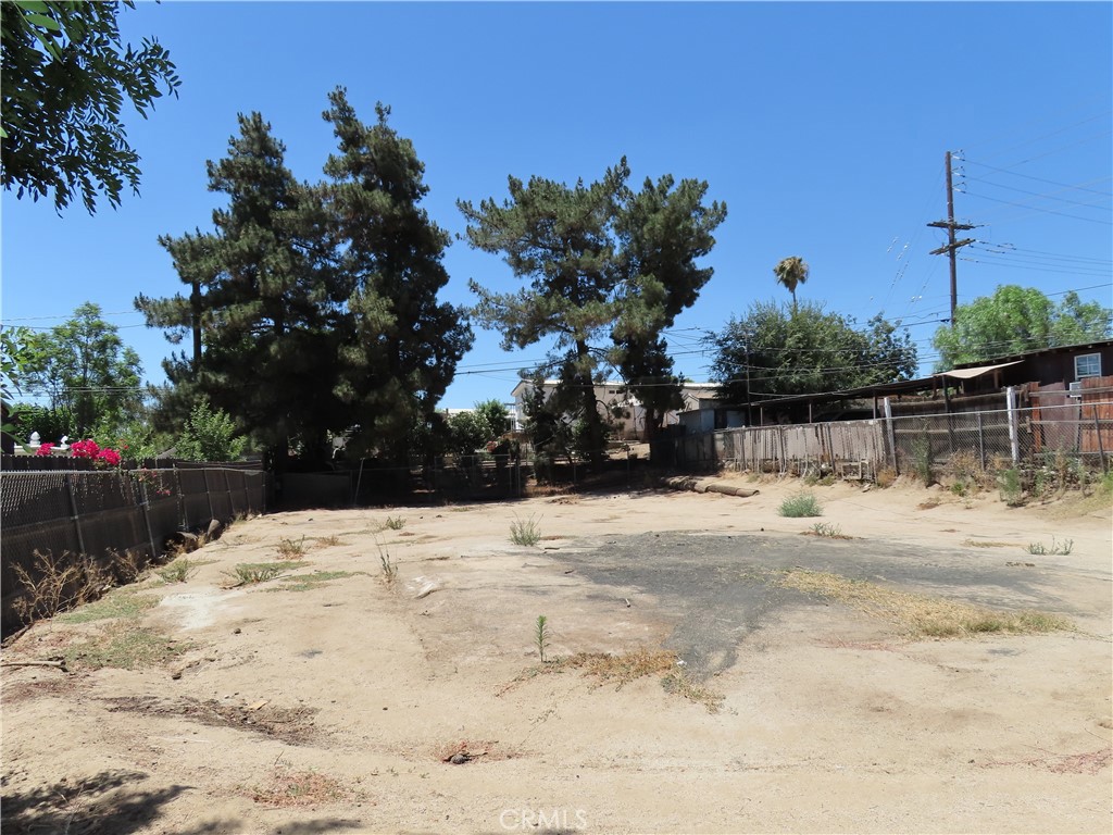 925 Navajo Road Perris, CA 92570 - Photo 10 of 14