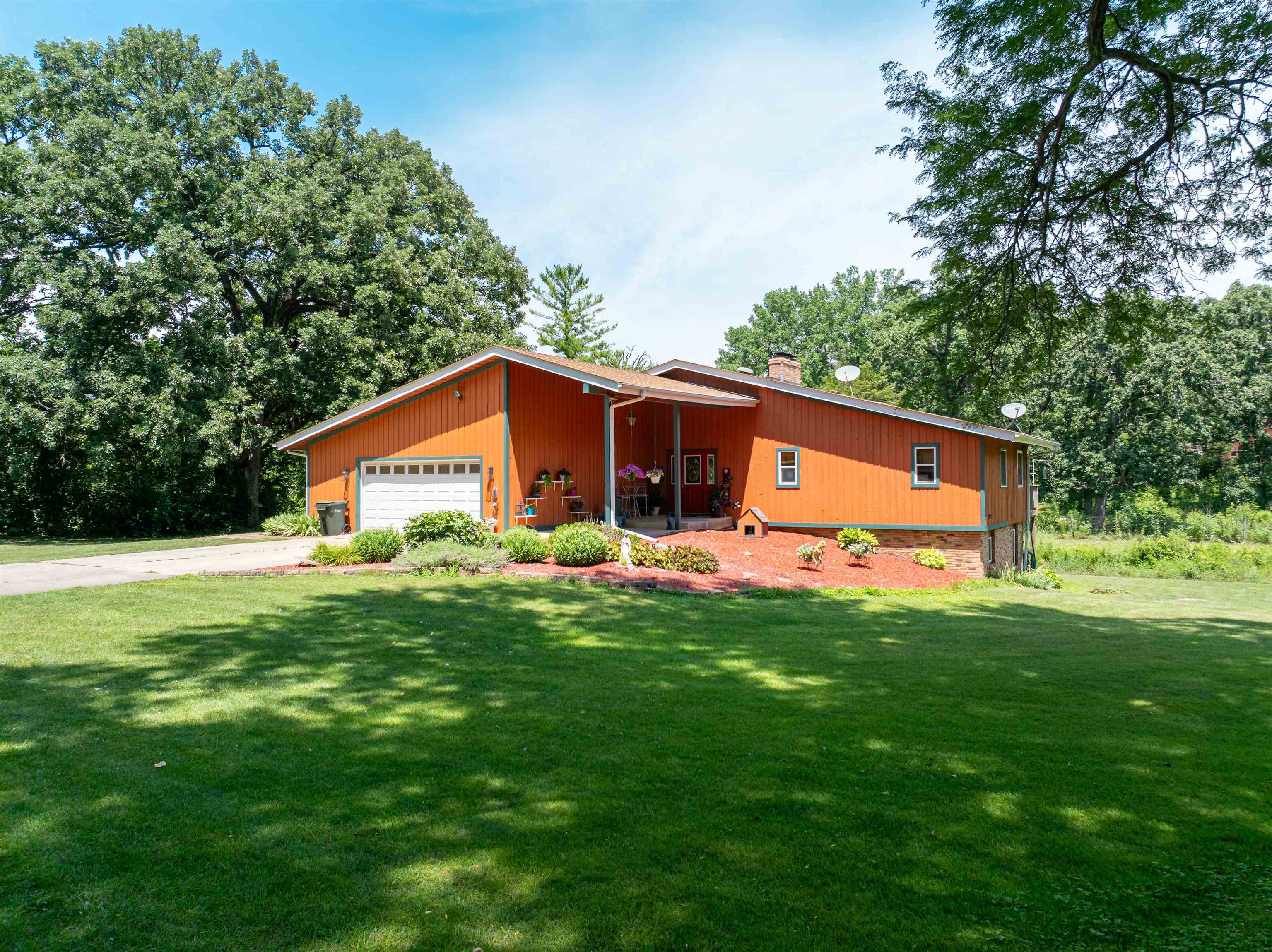 7502 Kishwaukee Road Stillman Valley, IL 61084 - Photo 2 of 85