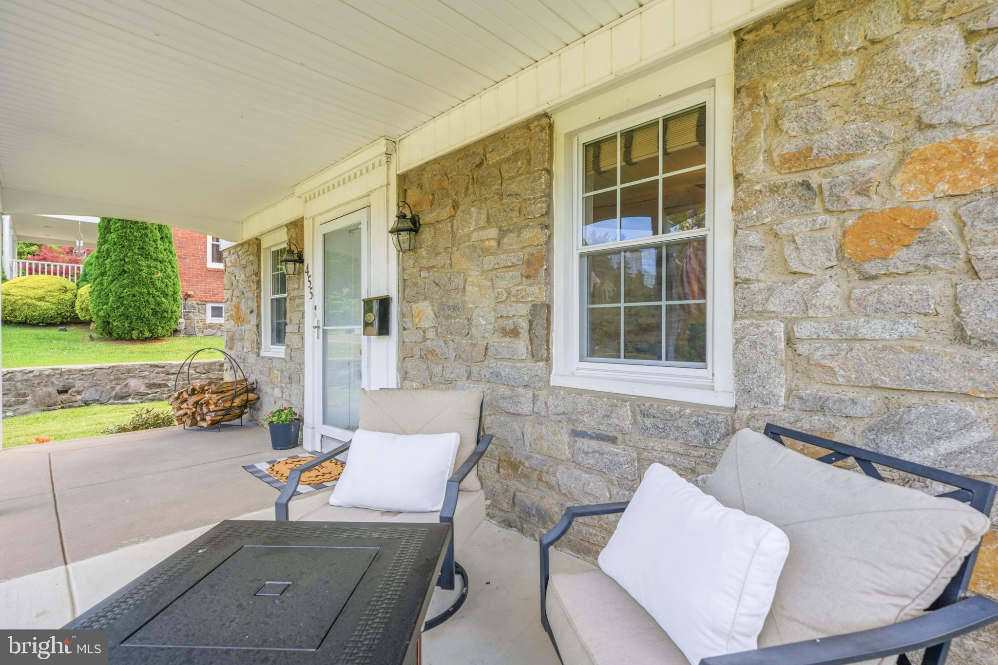455 Glendale Circle Springfield, PA 19064 - Photo 4 of 30