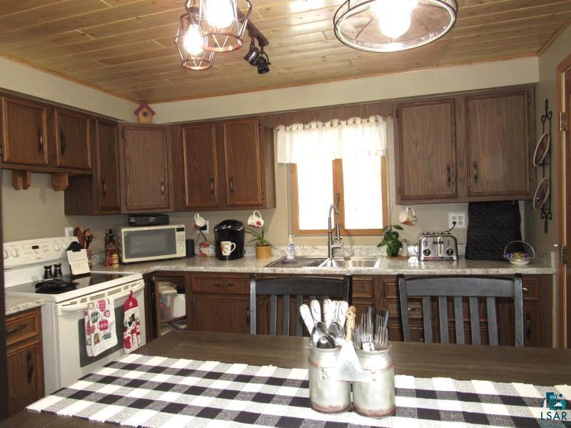 4270 County Road East South Range, WI 54874 - Photo 8 of 31