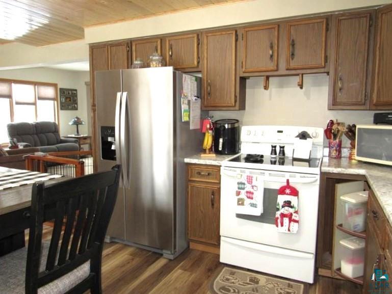 4270 County Road East South Range, WI 54874 - Photo 9 of 31