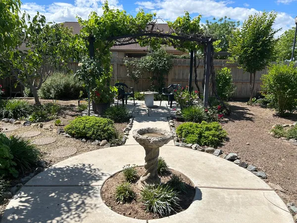 $620,000 | 2877 23rd Court, Kingsburg, CA 93631