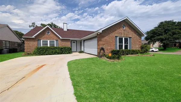$239,900 | 500 Rosewood Lane, Forney, TX 75126