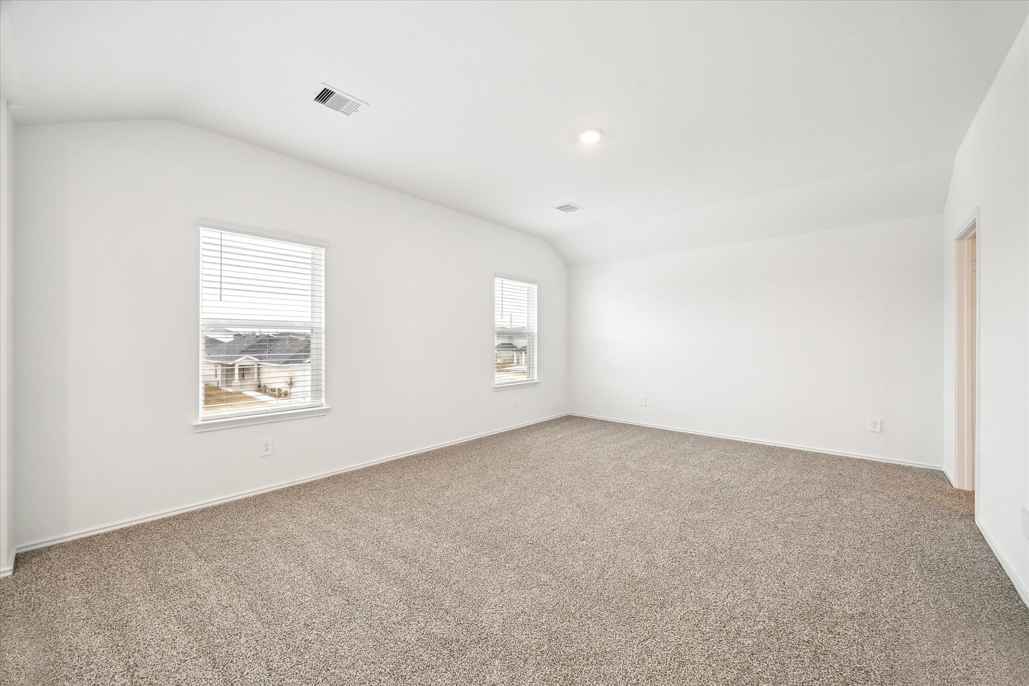 1002 Concord Pointe Lane Houston, TX 77090 - Photo 7 of 10 an empty room with a window