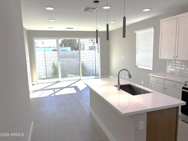 $2,725 | 1009 East Pasadena Avenue, Phoenix, AZ 85014