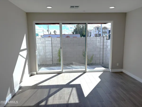 $2,725 | 1009 East Pasadena Avenue, Phoenix, AZ 85014